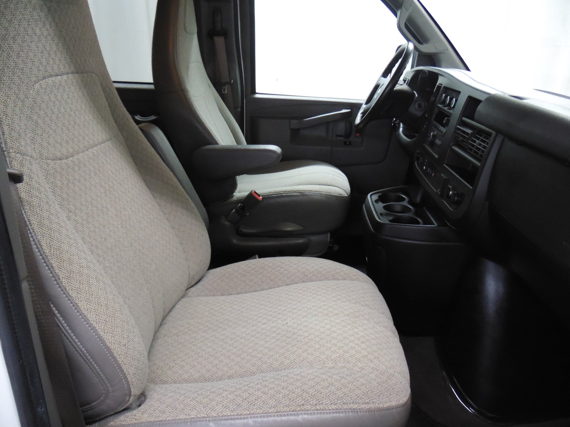 2021 Chevrolet Express Passenger 3500 LT