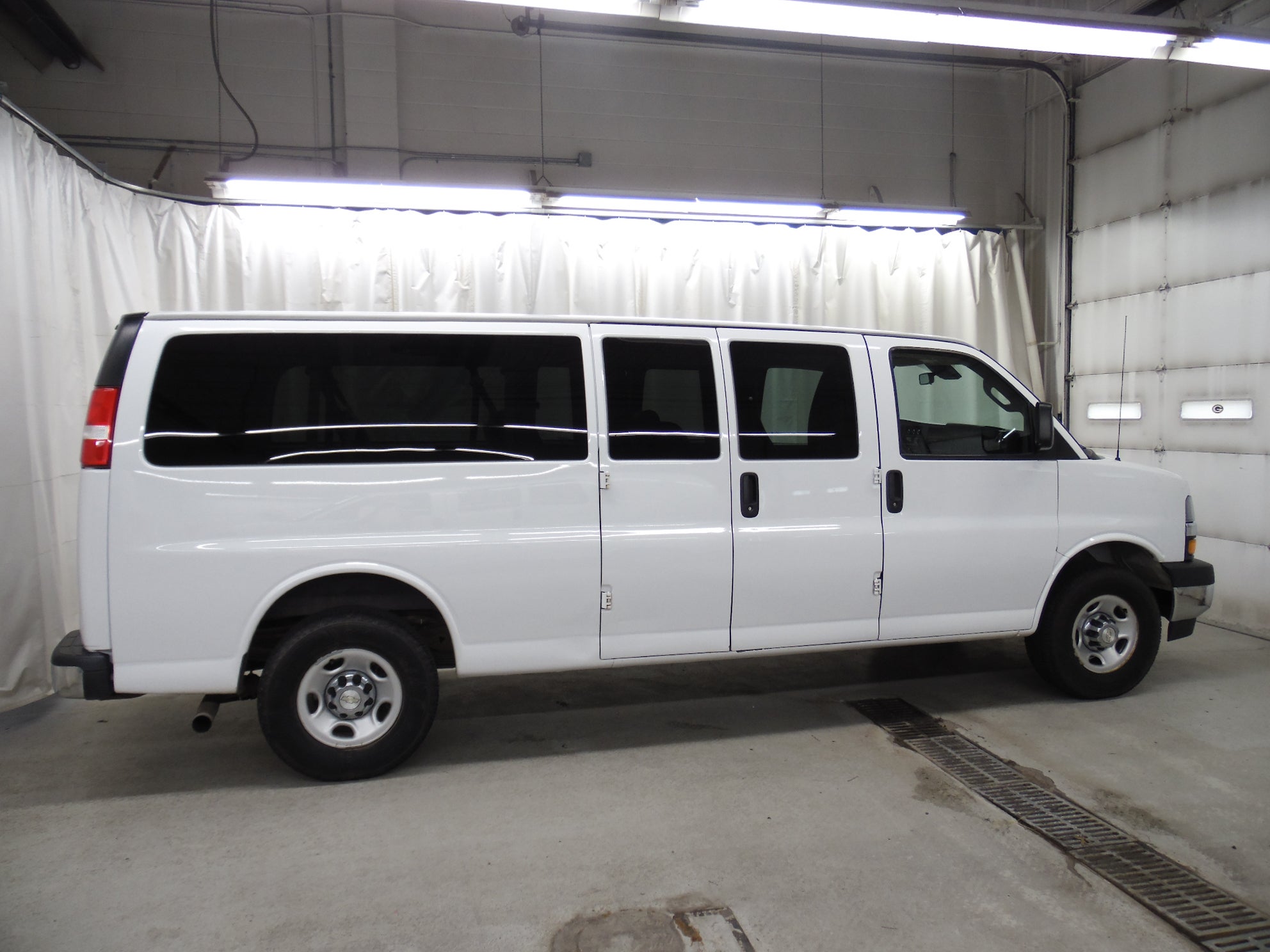 2021 Chevrolet Express Passenger 3500 LT