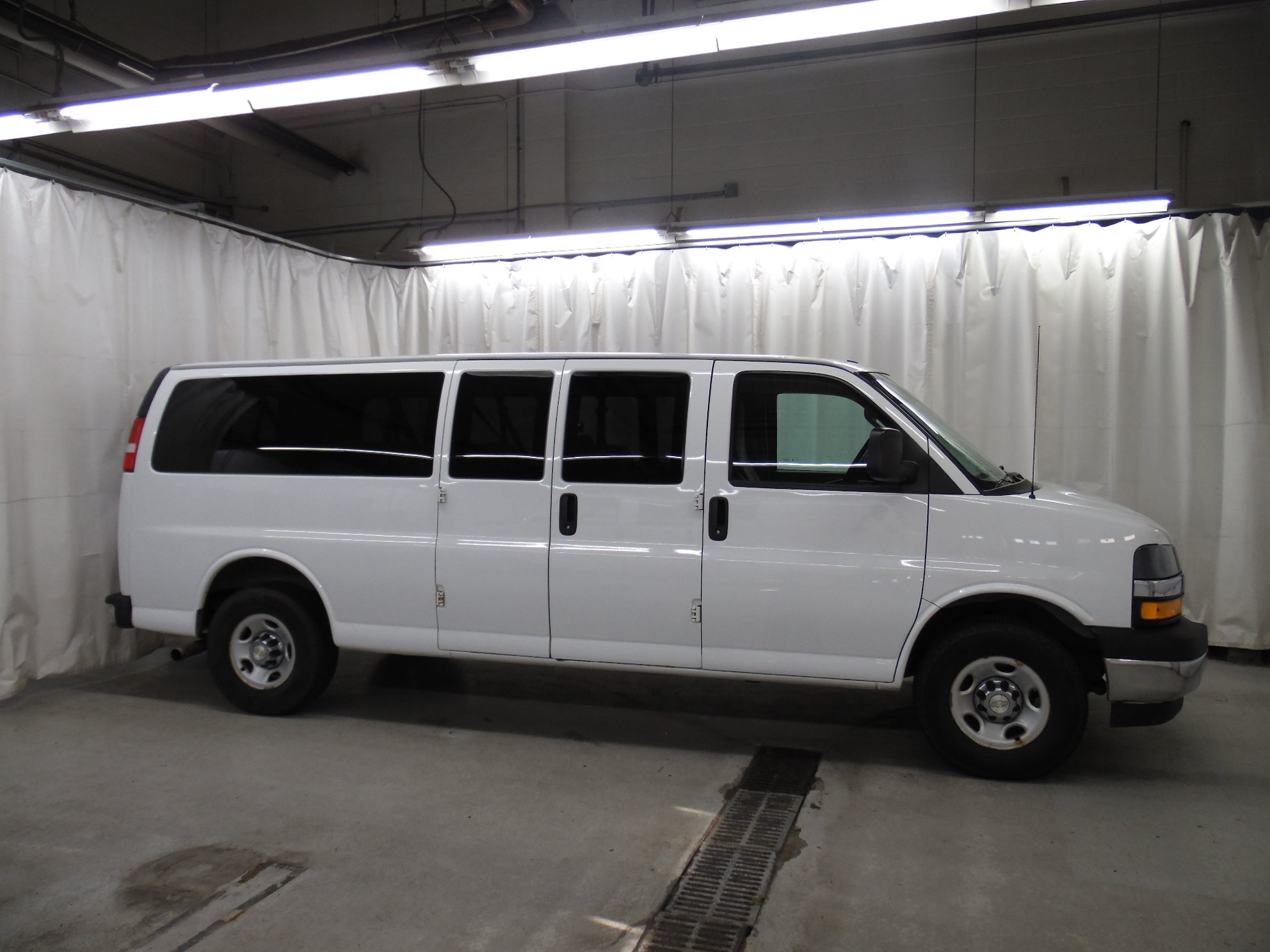 2020 Chevrolet Express Passenger 3500 LT