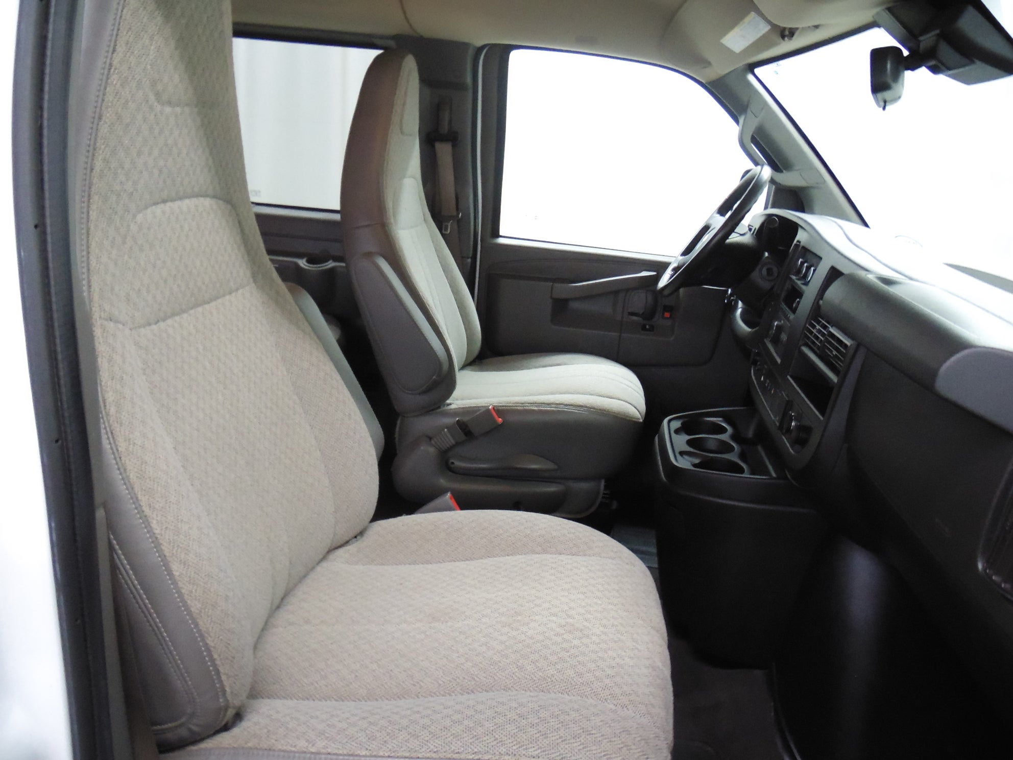 2020 Chevrolet Express Passenger 3500 LT