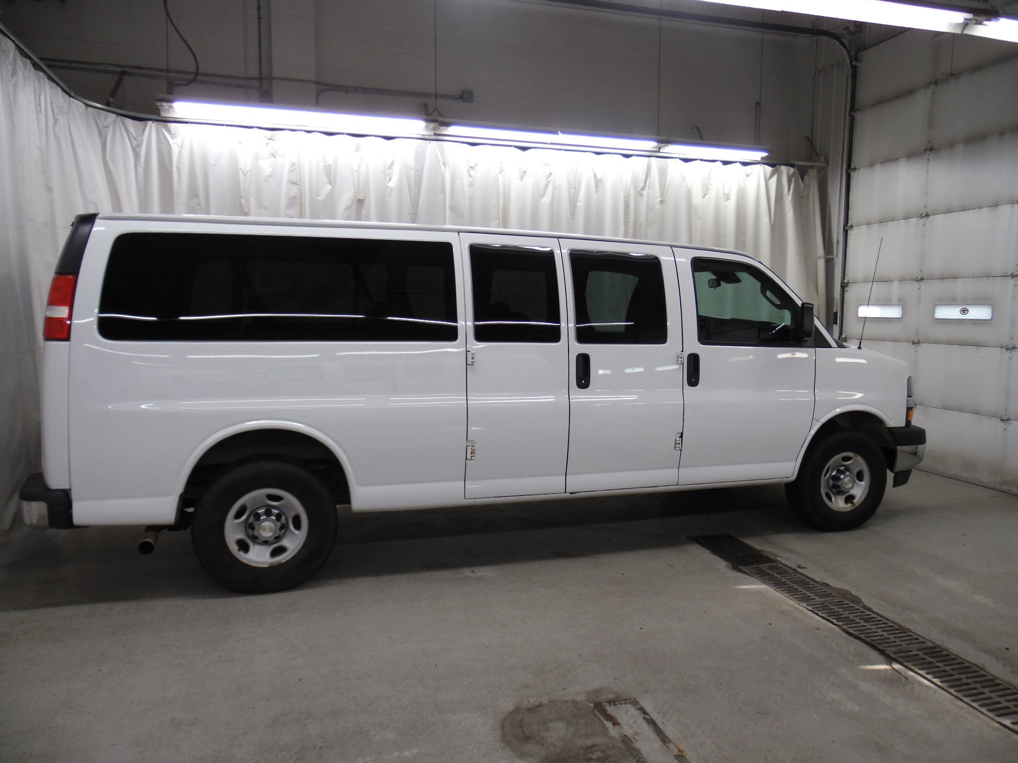 2020 Chevrolet Express Passenger 3500 LT
