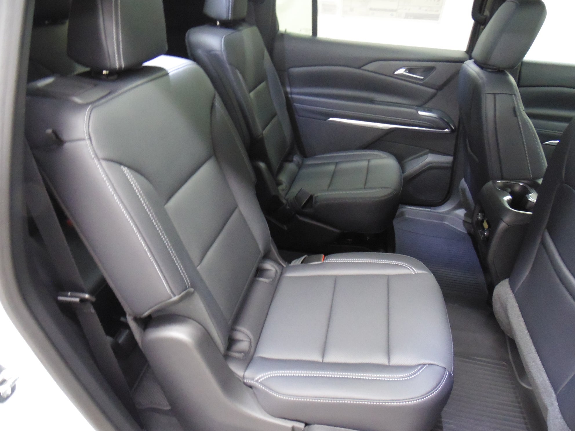 2027 Chevrolet Traverse LT - Photo 16