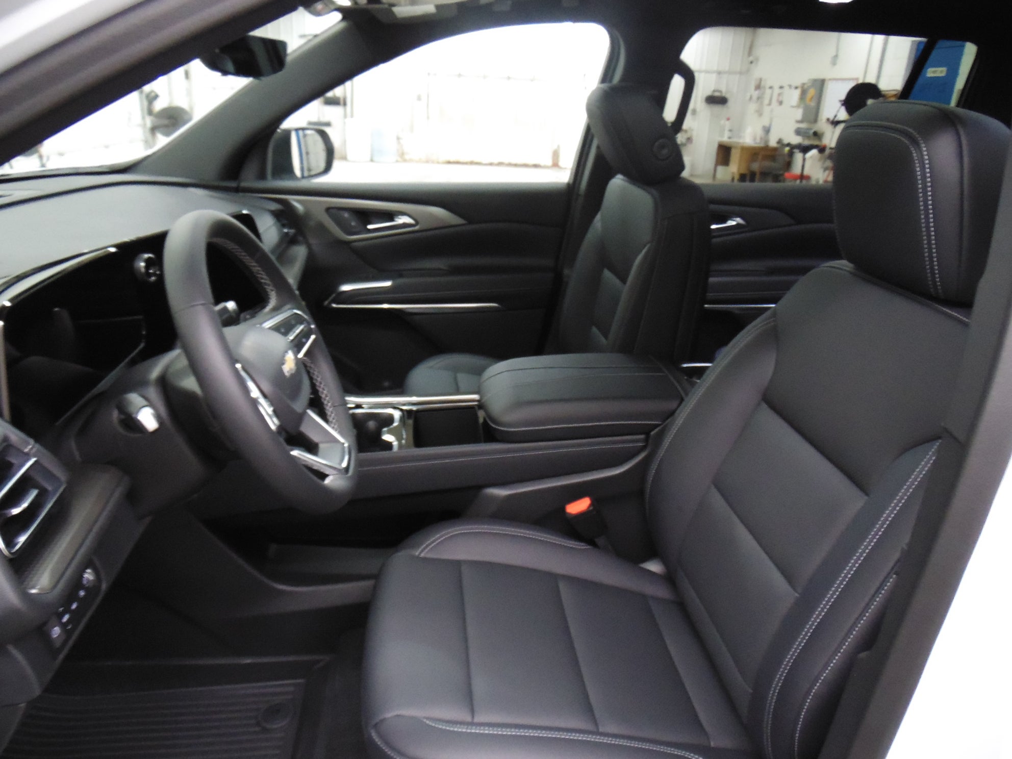 2027 Chevrolet Traverse LT - Photo 6